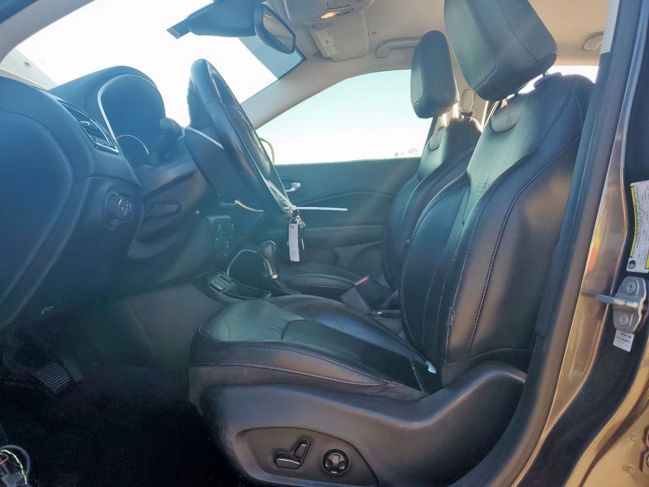 2019 Jeep Compass Limited VIN: 3C4NJCCB1KT663004 Lot: 90361975