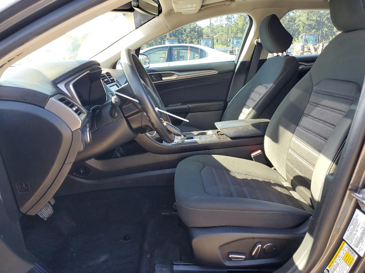 2020 Ford Fusion Se VIN: 3FA6P0LU7LR225563 Lot: 85115615