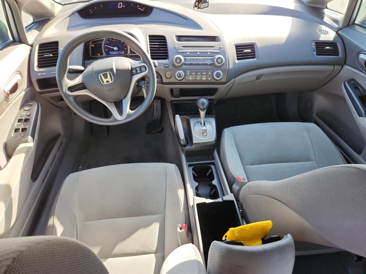 2009 Honda Civic Lx VIN: 19XFA16569E008270 Lot: 84020825