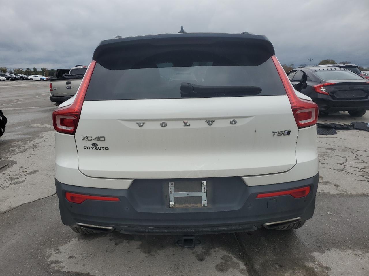 2020 Volvo Xc40 T5 R-Design VIN: YV4162UM5L2180951 Lot: 90300985