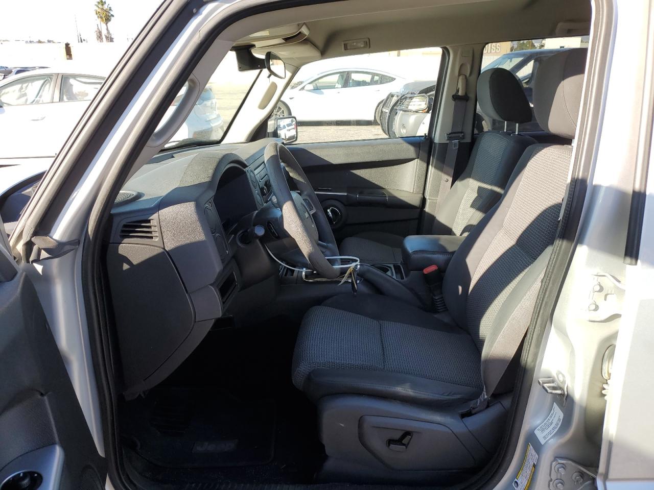 2010 Jeep Commander Sport VIN: 1J4RG4GK6AC125404 Lot: 90647385