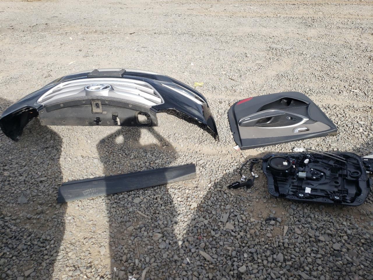 2018 Hyundai Santa Fe Sport VIN: 5NMZUDLB1JH071094 Lot: 85516415