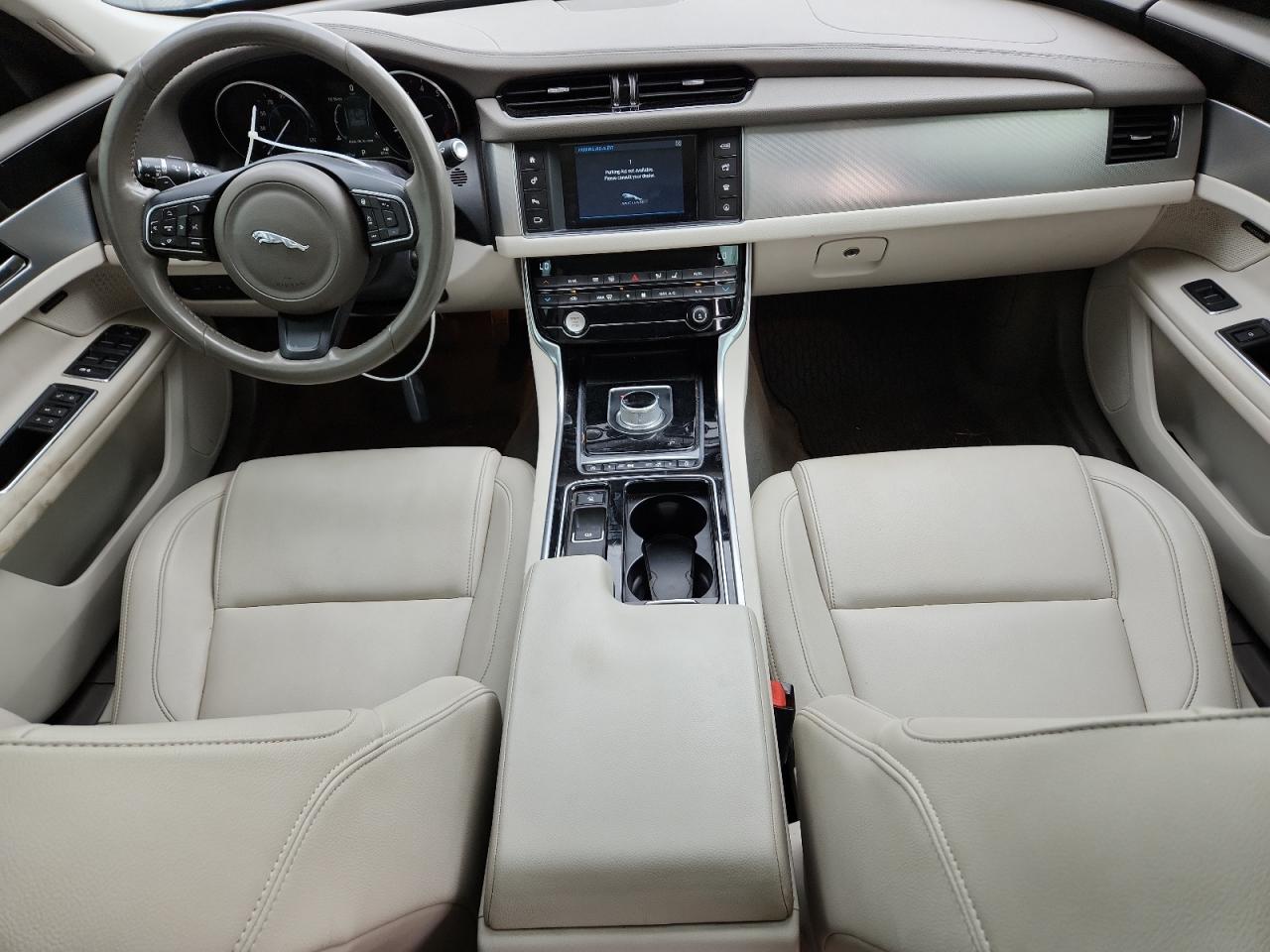 2016 Jaguar Xf Premium VIN: SAJBJ4BV5GCY21305 Lot: 82321425