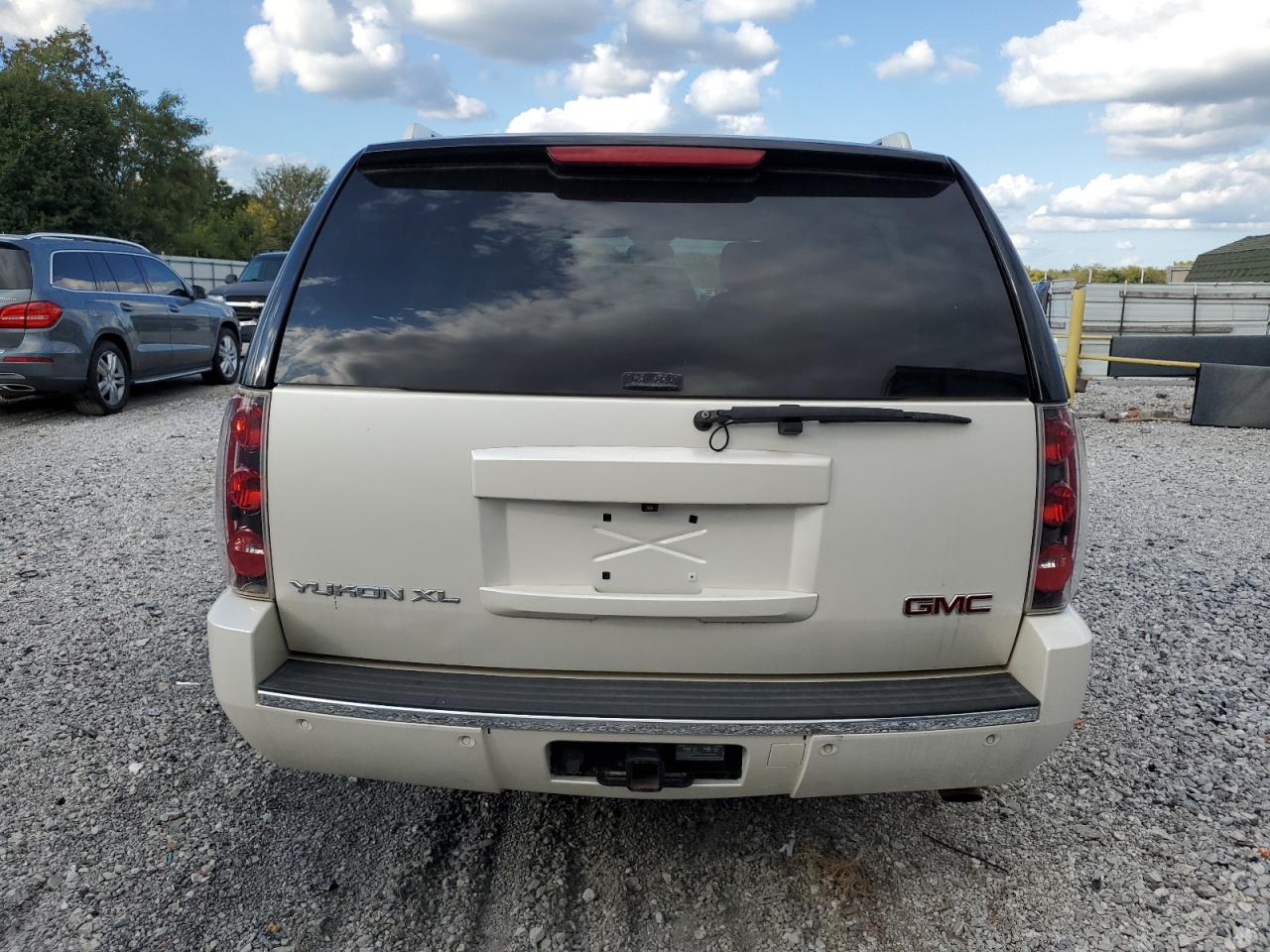 2013 GMC Yukon Xl Denali VIN: 1GKS2MEF4DR160492 Lot: 85172825
