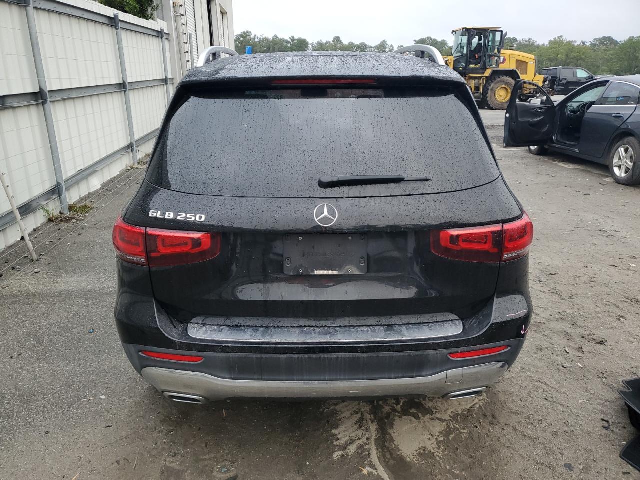 Фото: W1N4M4GB8LW022536