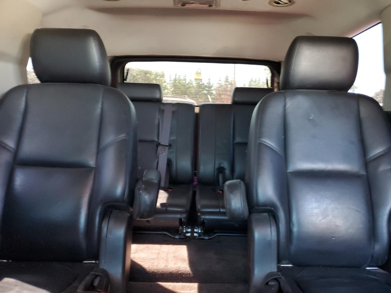2011 Chevrolet Tahoe K1500 Ltz VIN: 1GNSKCE08BR225673 Lot: 82283985