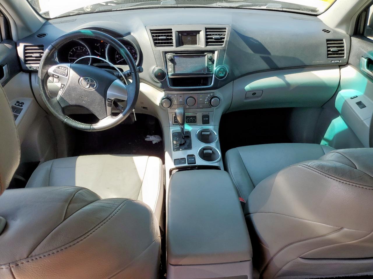 2013 Toyota Highlander Base VIN: 5TDZK3EH8DS121833 Lot: 85867595