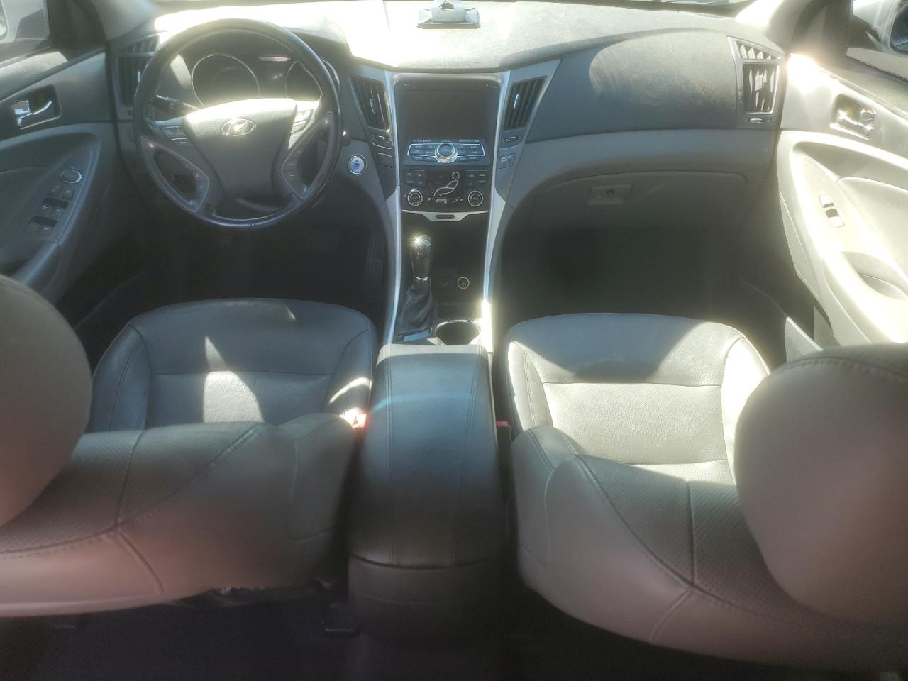 2015 Hyundai Sonata Hybrid VIN: KMHEC4A49FA121419 Lot: 84250425