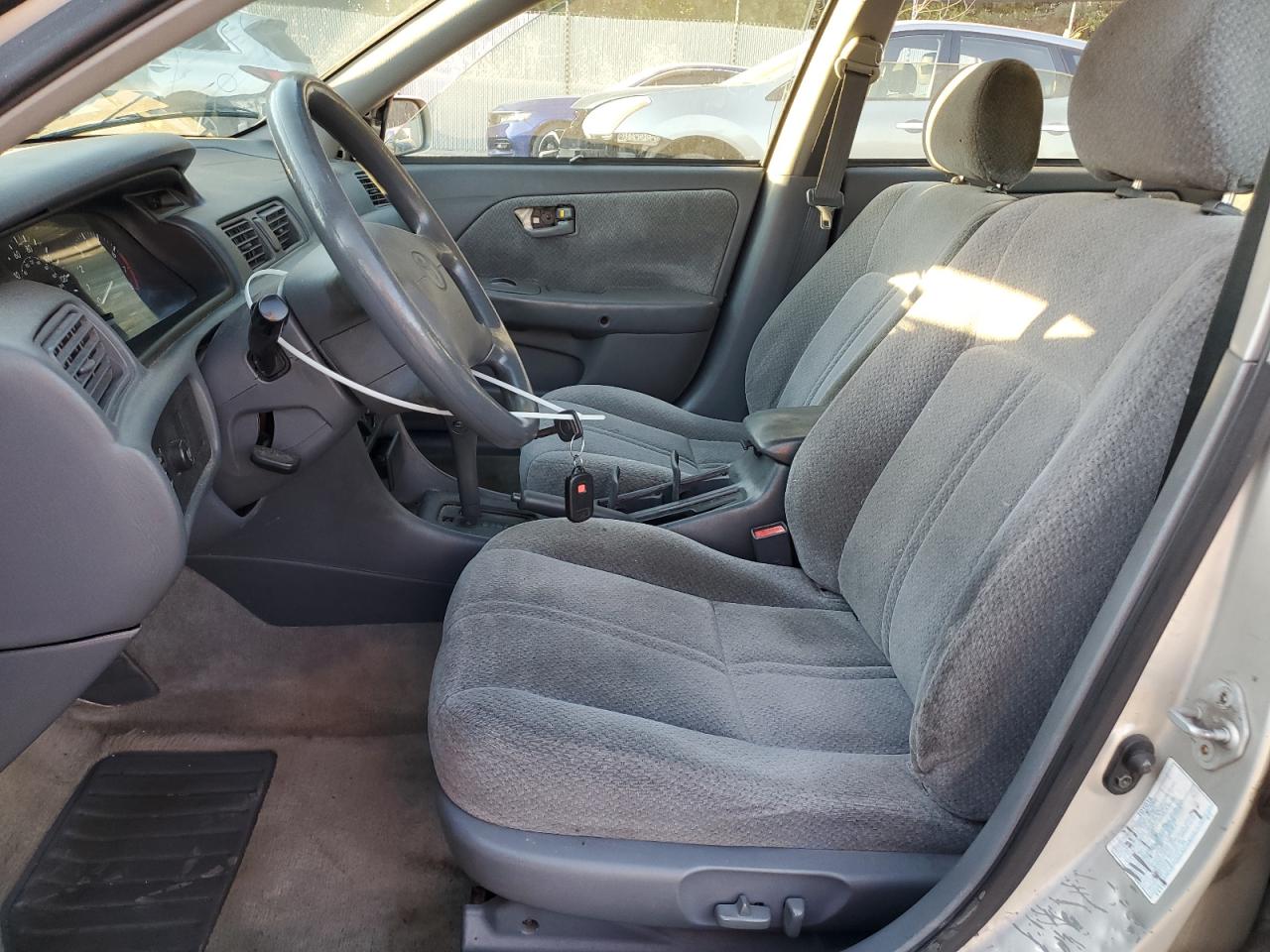 2000 Toyota Camry Ce VIN: 4T1BG22K6YU675267 Lot: 84633315