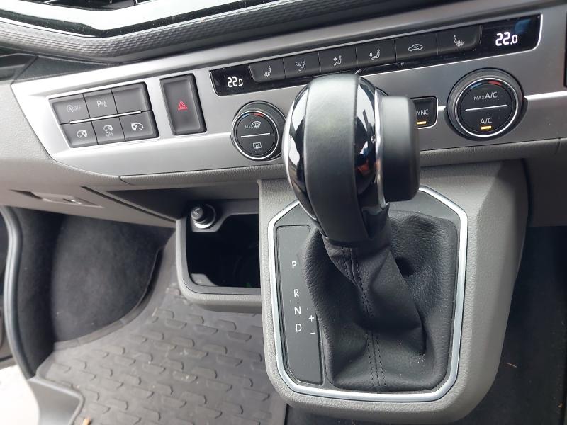 2023 VOLKSWAGEN TRANSPORTER SHUTTLE 2.0 TDI 204PS SE MINIBUS DSG