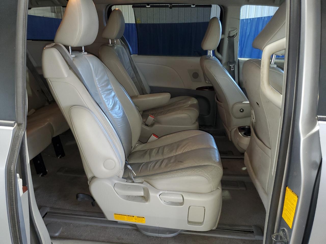 2011 Toyota Sienna Xle VIN: 5TDDK3DC2BS013933 Lot: 86984825