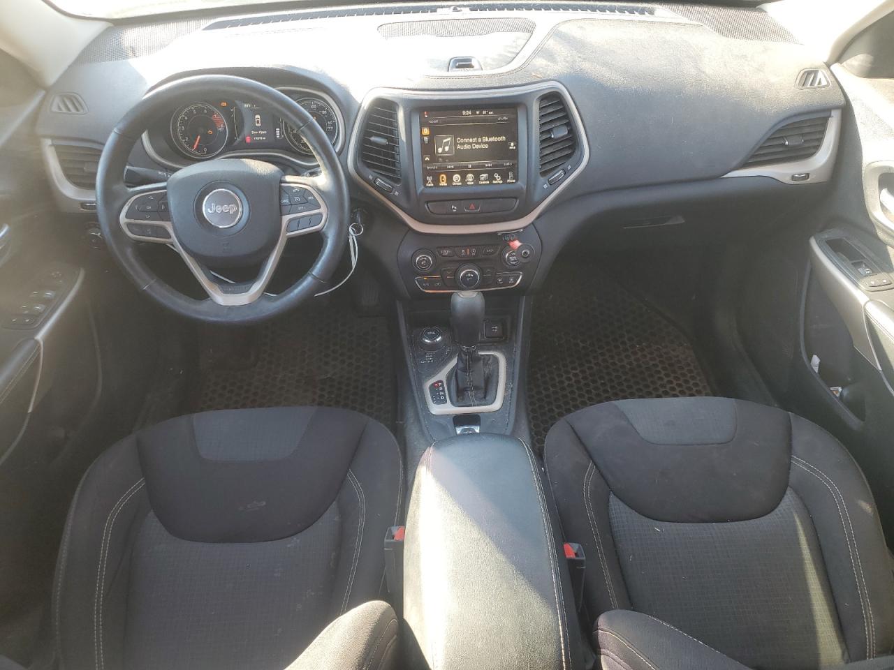 2017 Jeep Cherokee Latitude VIN: 1C4PJMCS1HW615052 Lot: 82463325