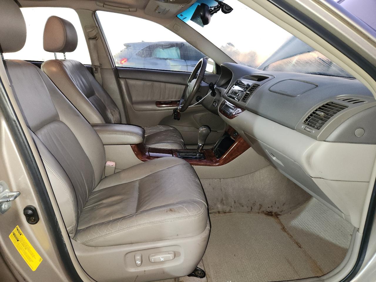 2005 Toyota Camry Le VIN: 4T1BF30K25U088216 Lot: 90916835