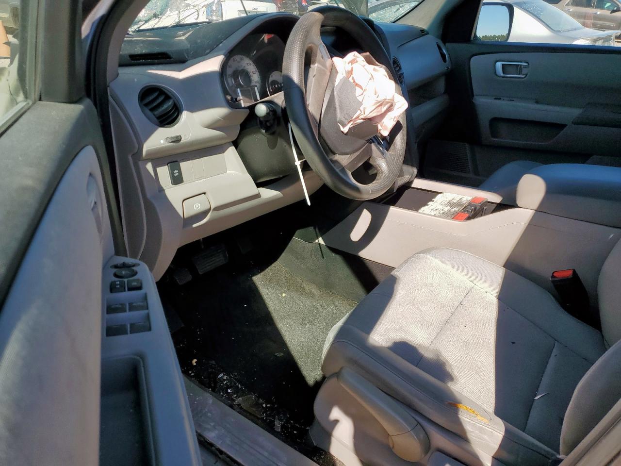 2011 Honda Pilot Lx VIN: 5FNYF3H28BB015424 Lot: 90488005