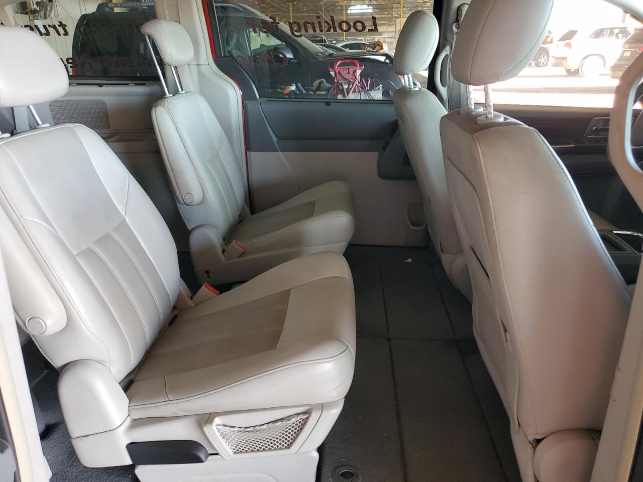 2008 Chrysler Town & Country Touring VIN: 2A8HR54P88R843841 Lot: 85203895