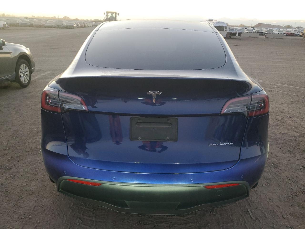 2022 Tesla Model Y VIN: 7SAYGDEE9NA011923 Lot: 90292175