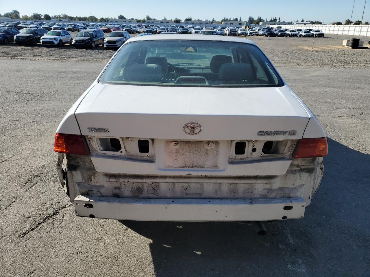 2000 Toyota Camry Ce VIN: JT2BG22K8Y0418325 Lot: 82253695