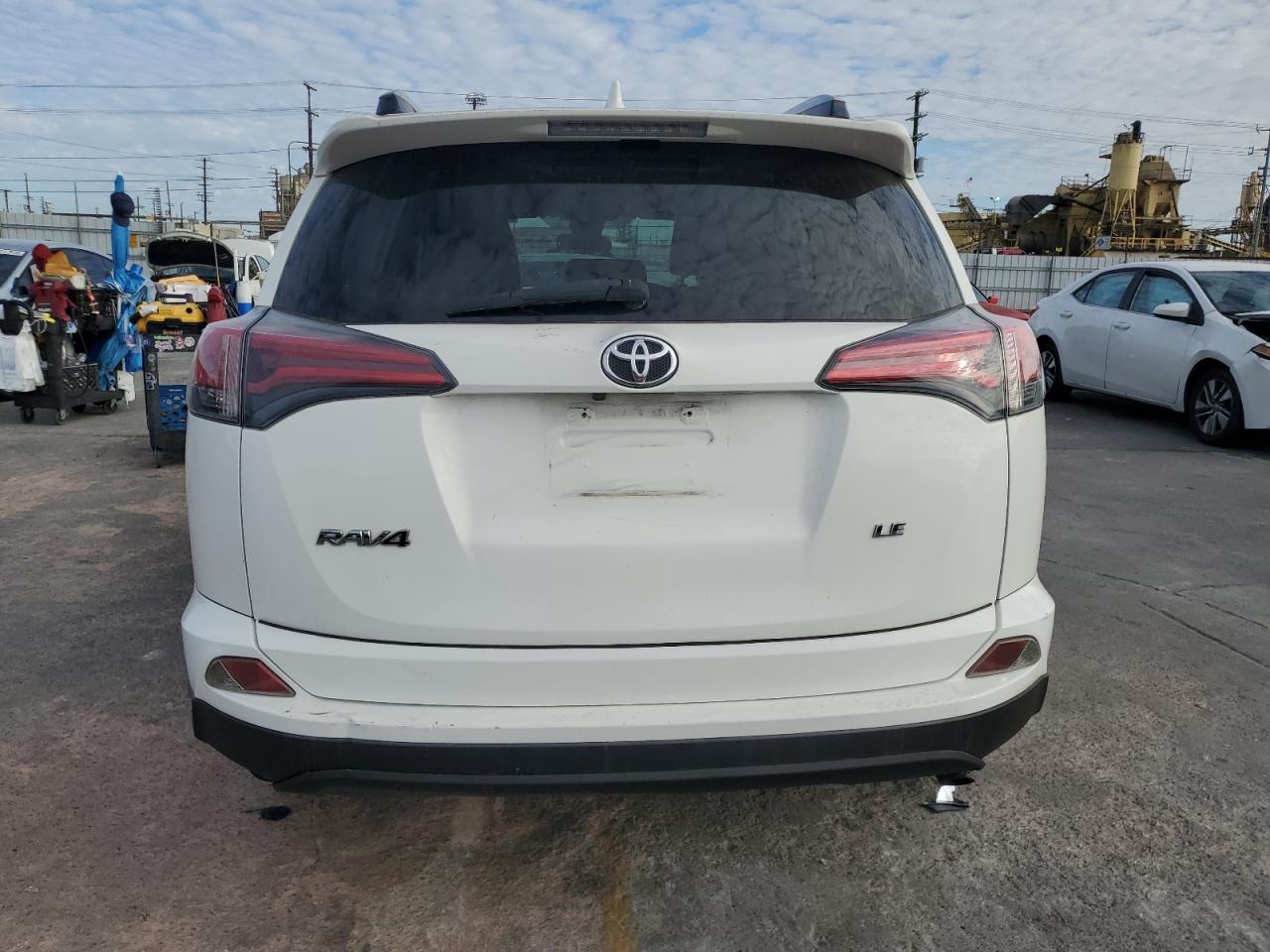 2017 Toyota Rav4 Le VIN: JTMZFREV4HJ712869 Lot: 85193185