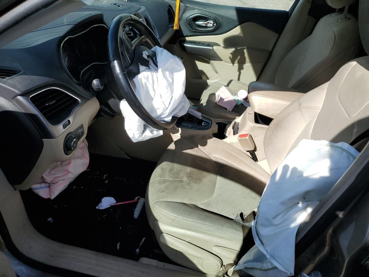 2019 Jeep Cherokee Latitude VIN: 1C4PJLCBXKD123004 Lot: 82732385