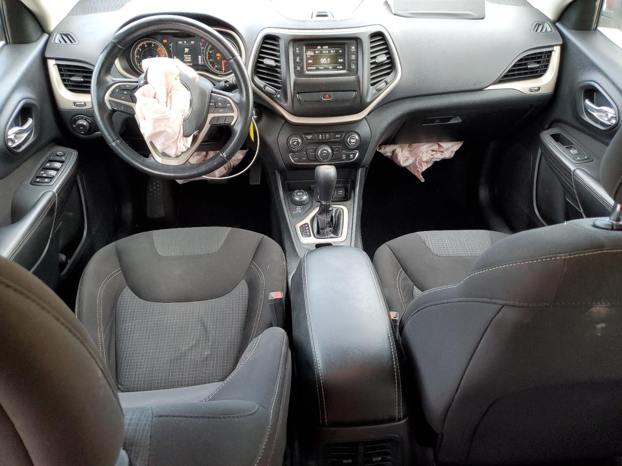 2017 Jeep Cherokee Latitude VIN: 1C4PJMCS5HW532269 Lot: 82644125