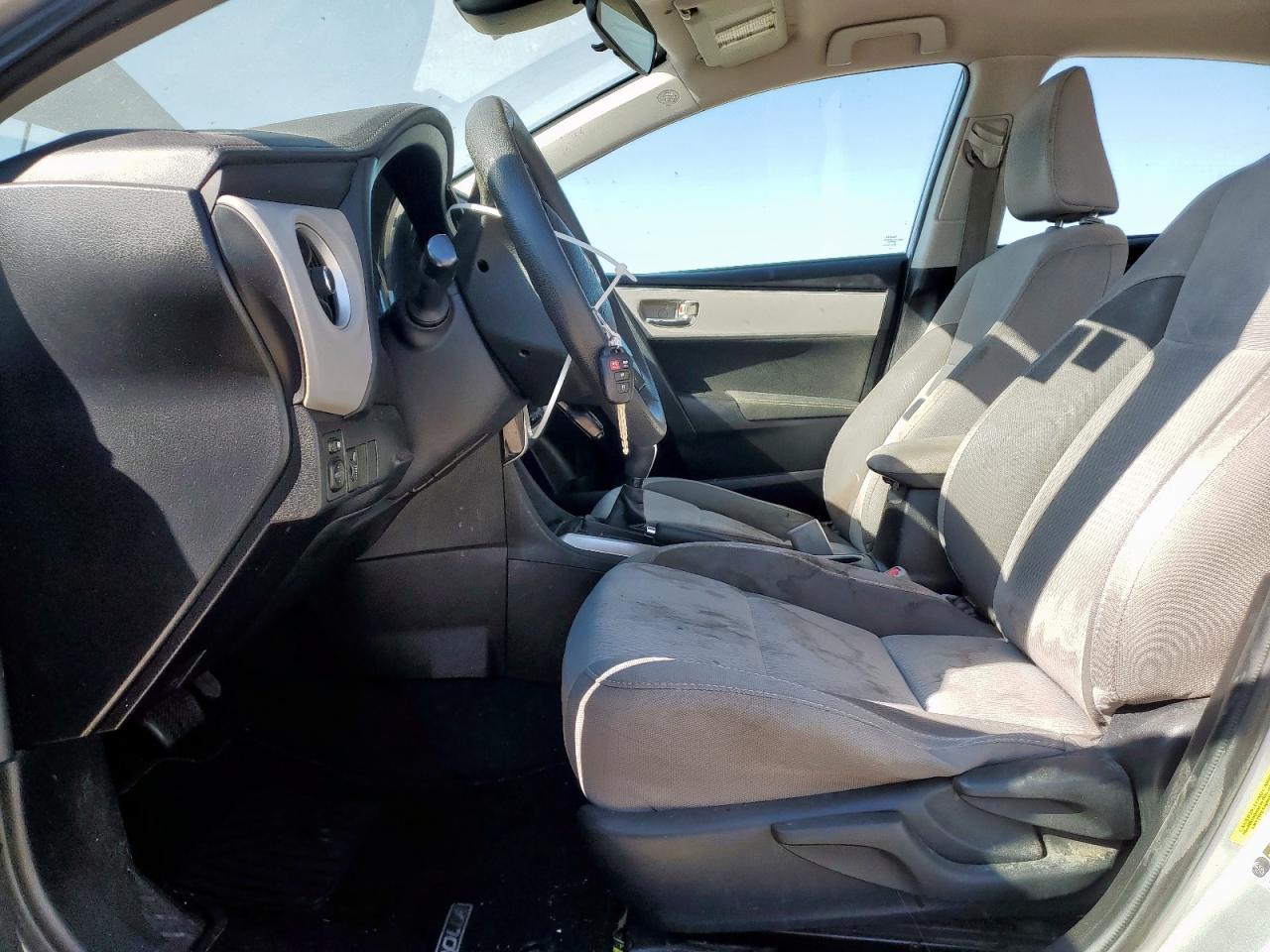 2017 Toyota Corolla L VIN: 5YFBURHE9HP688387 Lot: 82200725