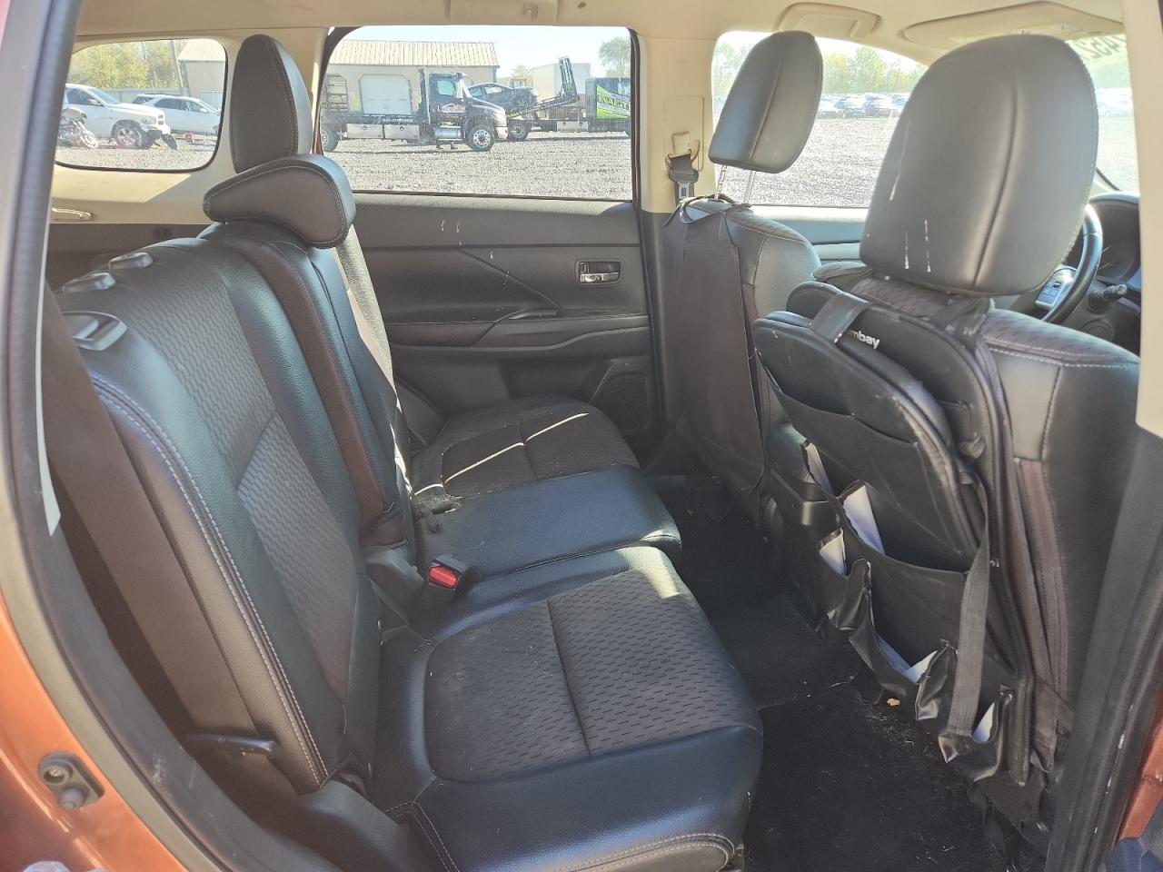 2015 Mitsubishi Outlander Se VIN: JA4AZ3A33FZ011352 Lot: 82452795