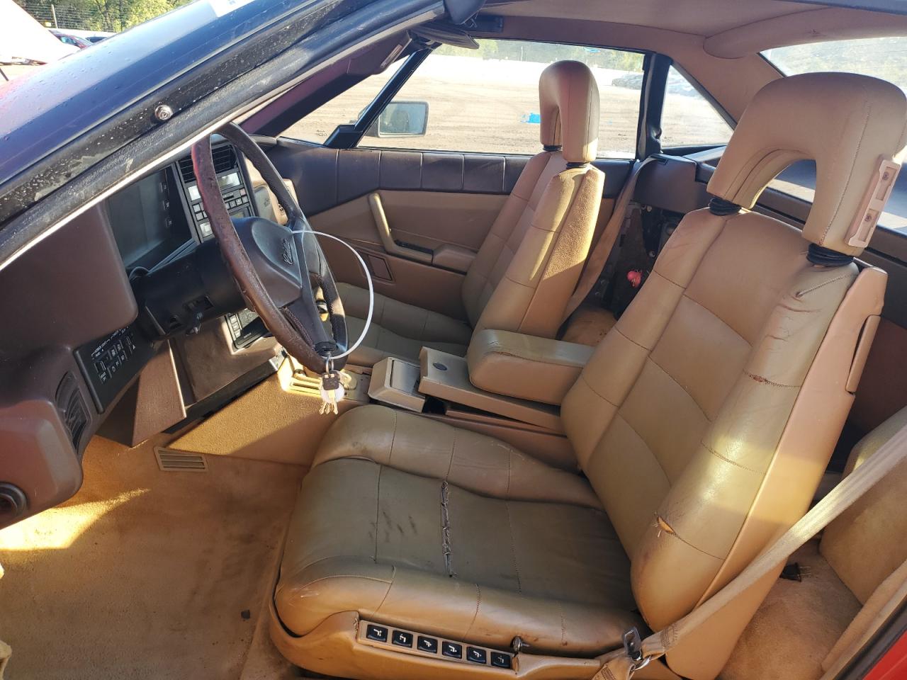 1987 Cadillac Allante VIN: 1G6VR3171HU102827 Lot: 85000855