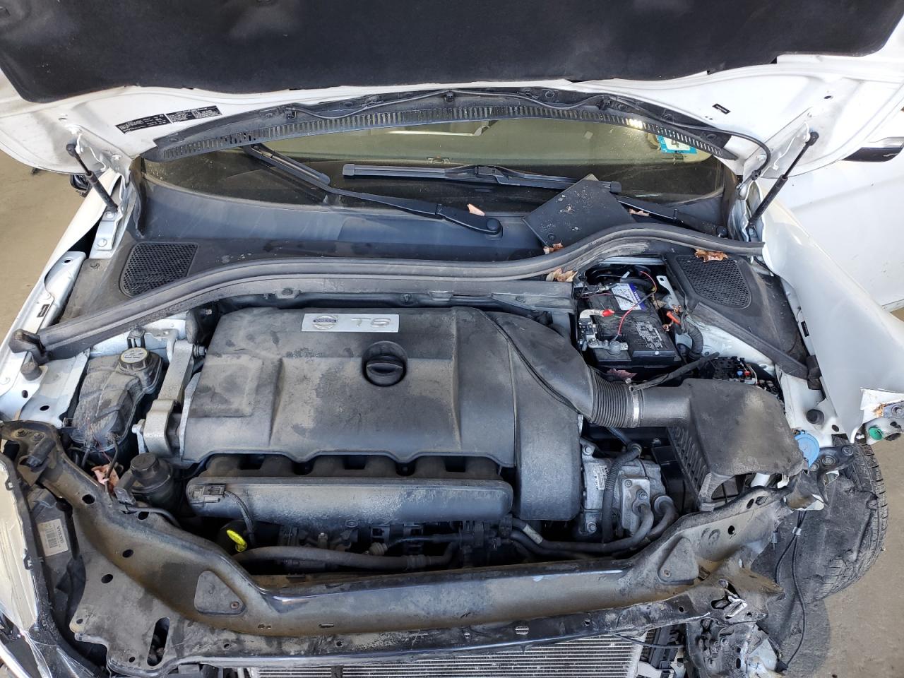 2015 Volvo Xc60 T6 Premier VIN: YV4902RKXF2637690 Lot: 84900715