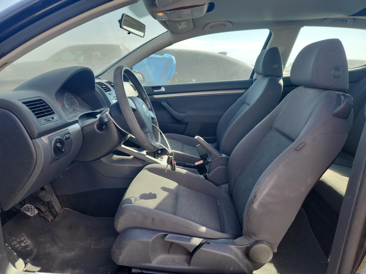 2009 Volkswagen Rabbit VIN: WVWAA71K69W047960 Lot: 84747105