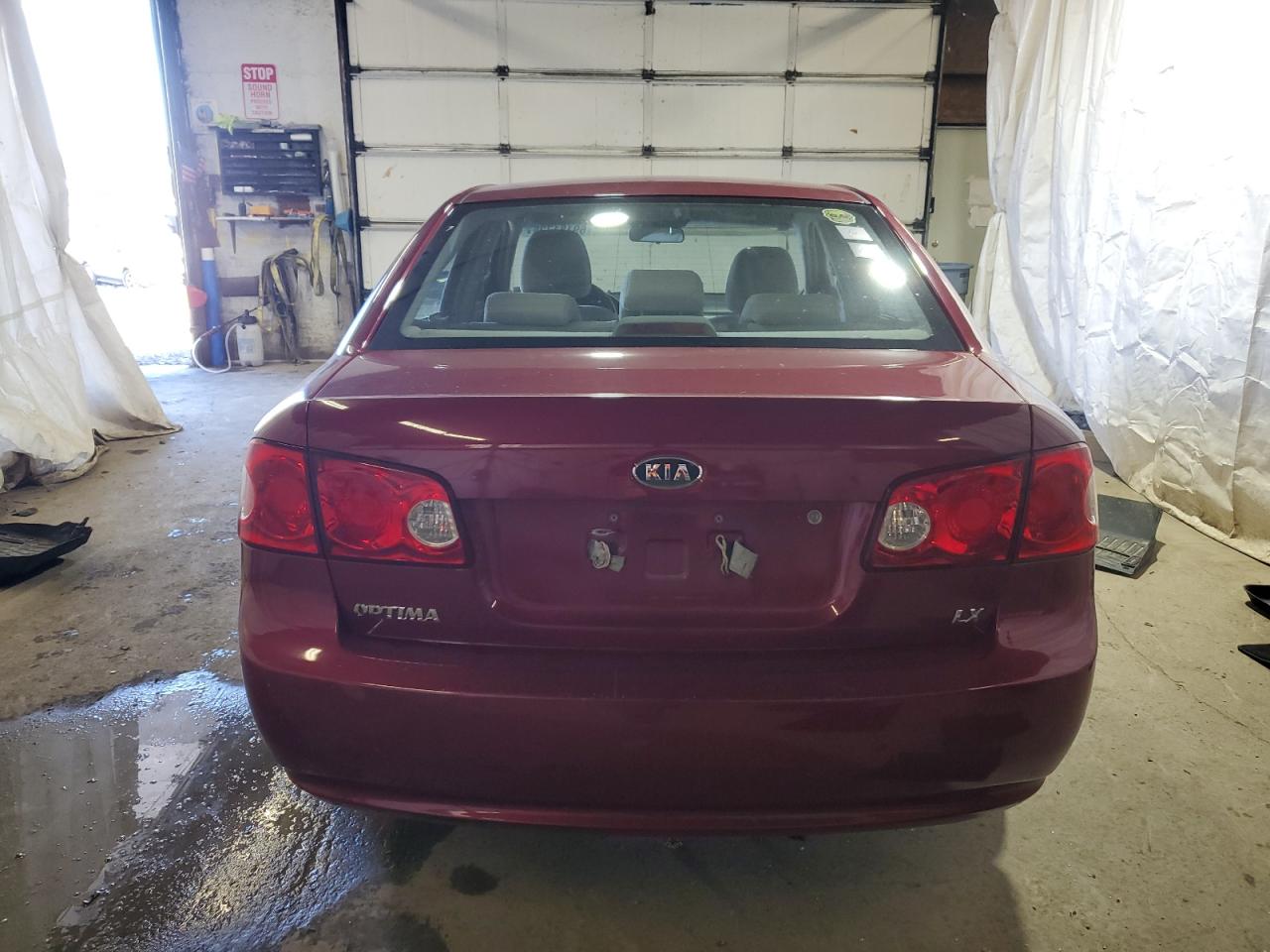 2006 Kia Optima Lx VIN: KNAGE123065079806 Lot: 69181725