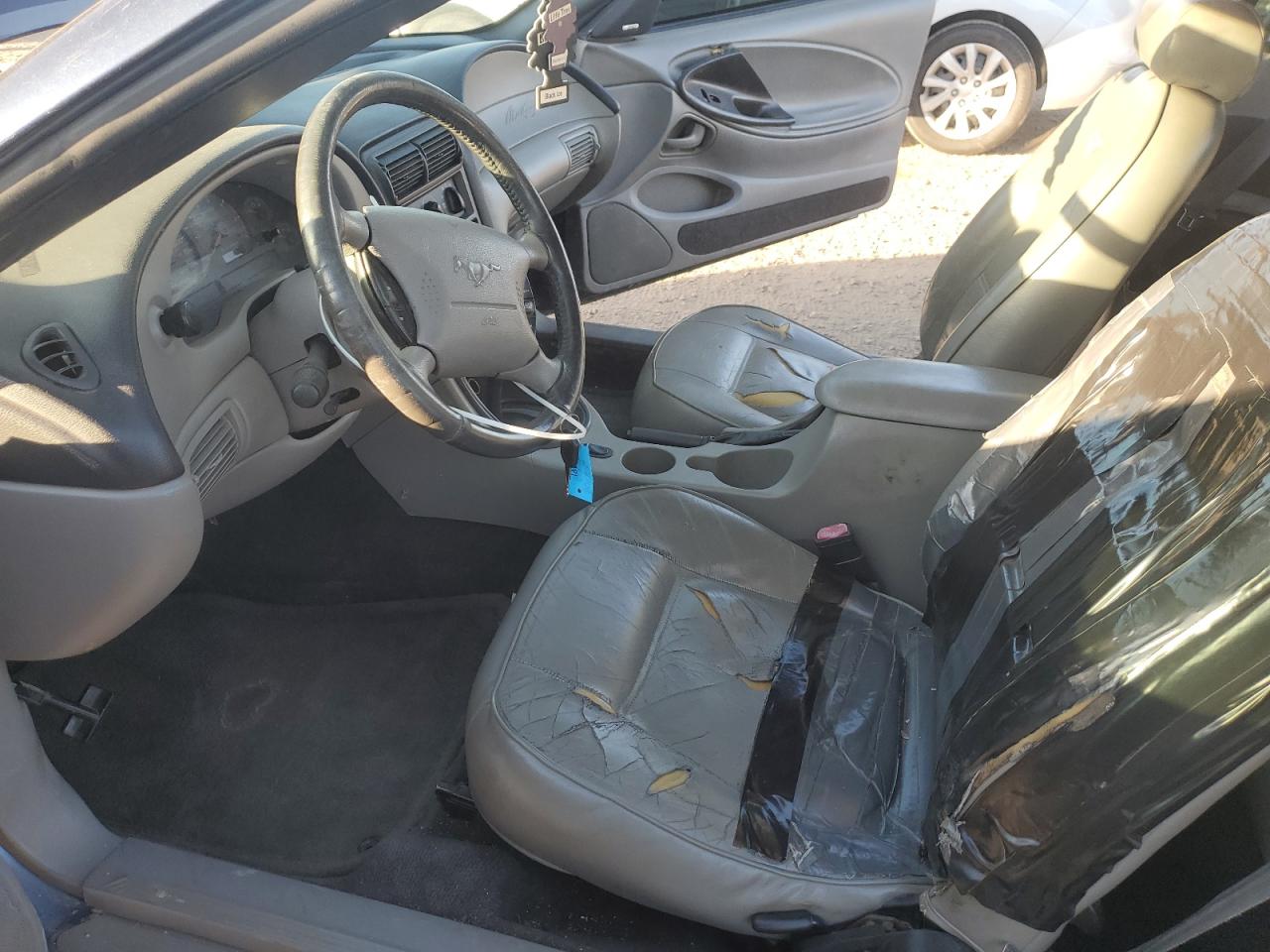 2001 Ford Mustang VIN: 1FAFP44431F130921 Lot: 91164215