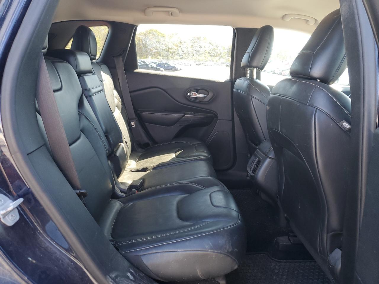 2015 Jeep Cherokee Latitude VIN: 1C4PJMCS2FW578042 Lot: 85941165