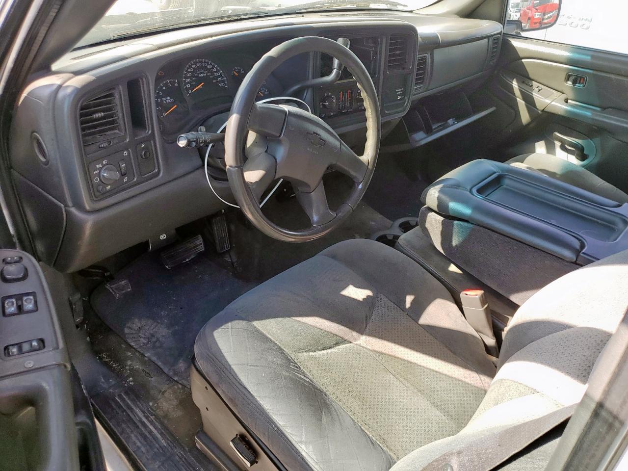 2004 Chevrolet Silverado C1500 VIN: 2GCEC19T941300727 Lot: 85302805