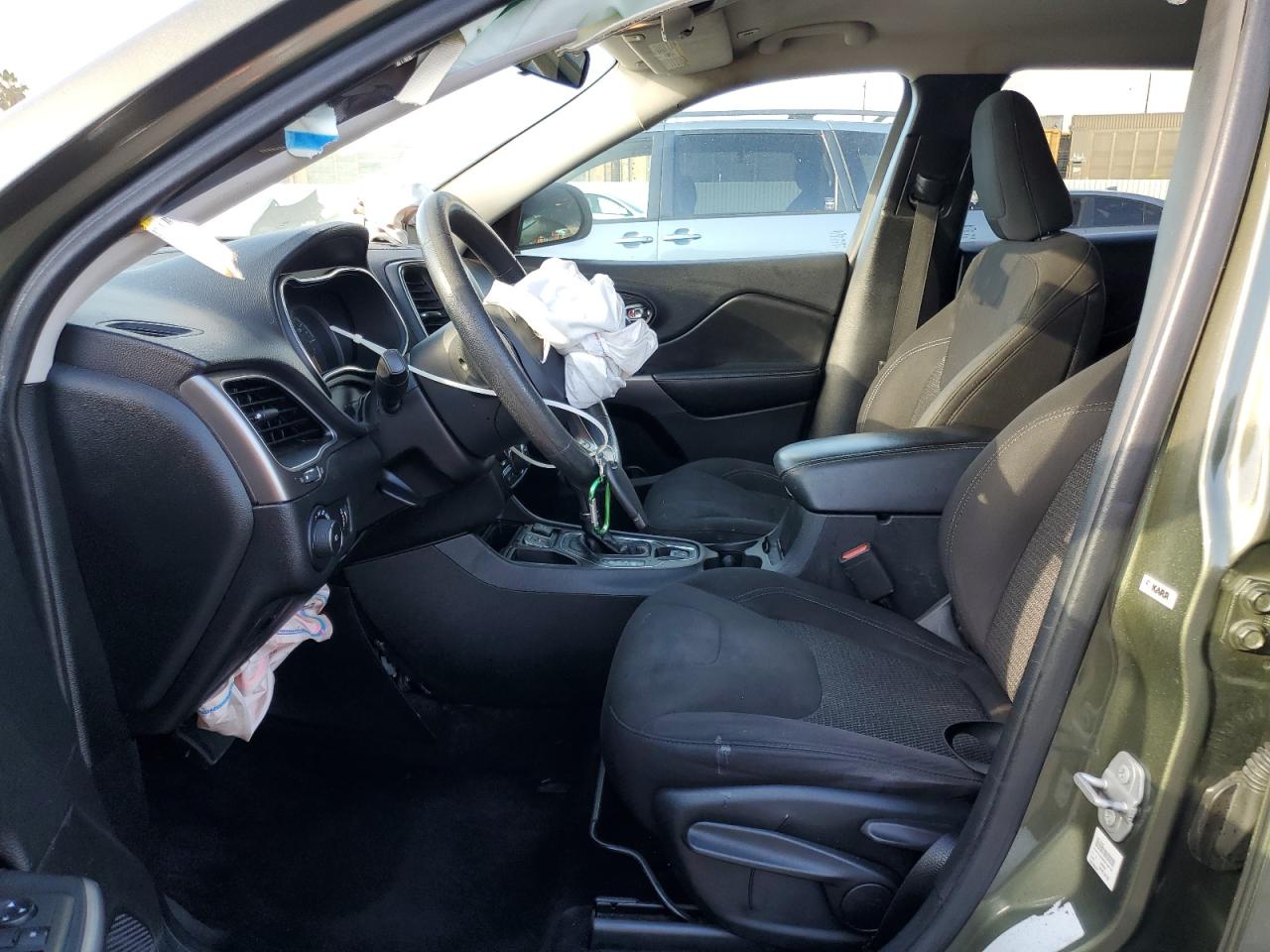 2019 Jeep Cherokee Latitude VIN: 1C4PJLCX5KD148176 Lot: 82678225