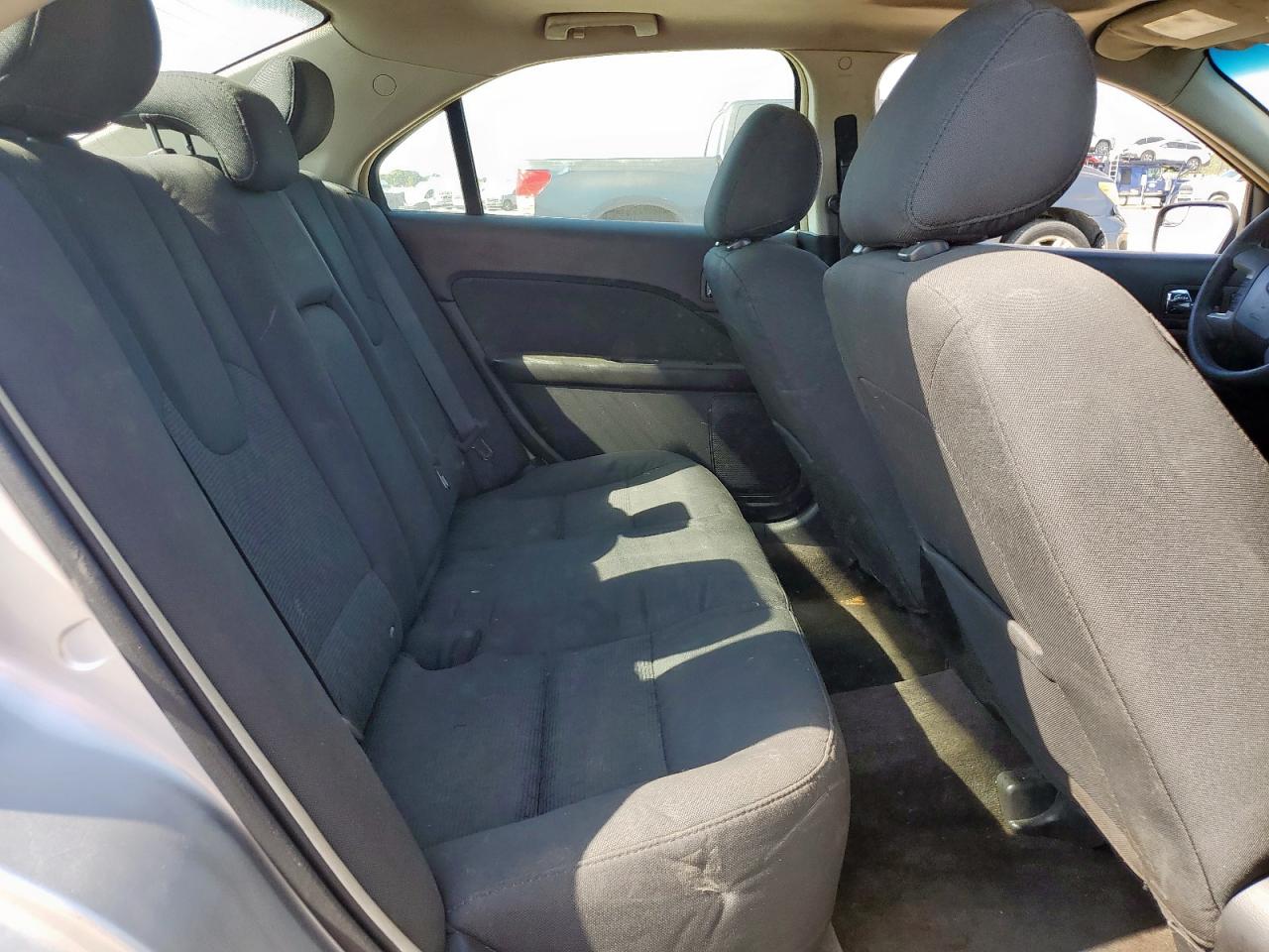 2011 Ford Fusion Se VIN: 3FAHP0HA8BR327802 Lot: 81998335