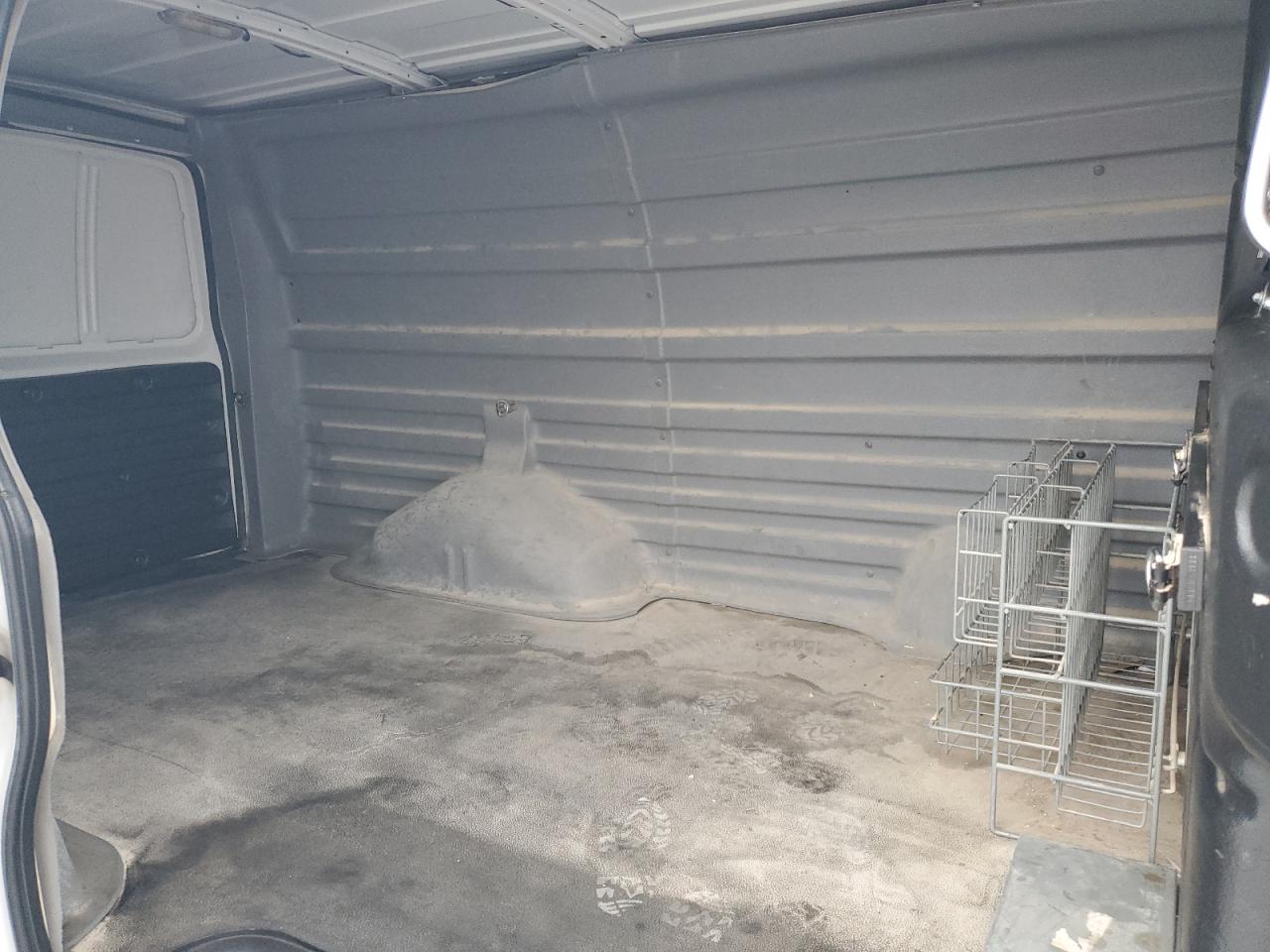 2017 Chevrolet Express G2500 VIN: 1GCWGAF19H1220335 Lot: 85700305