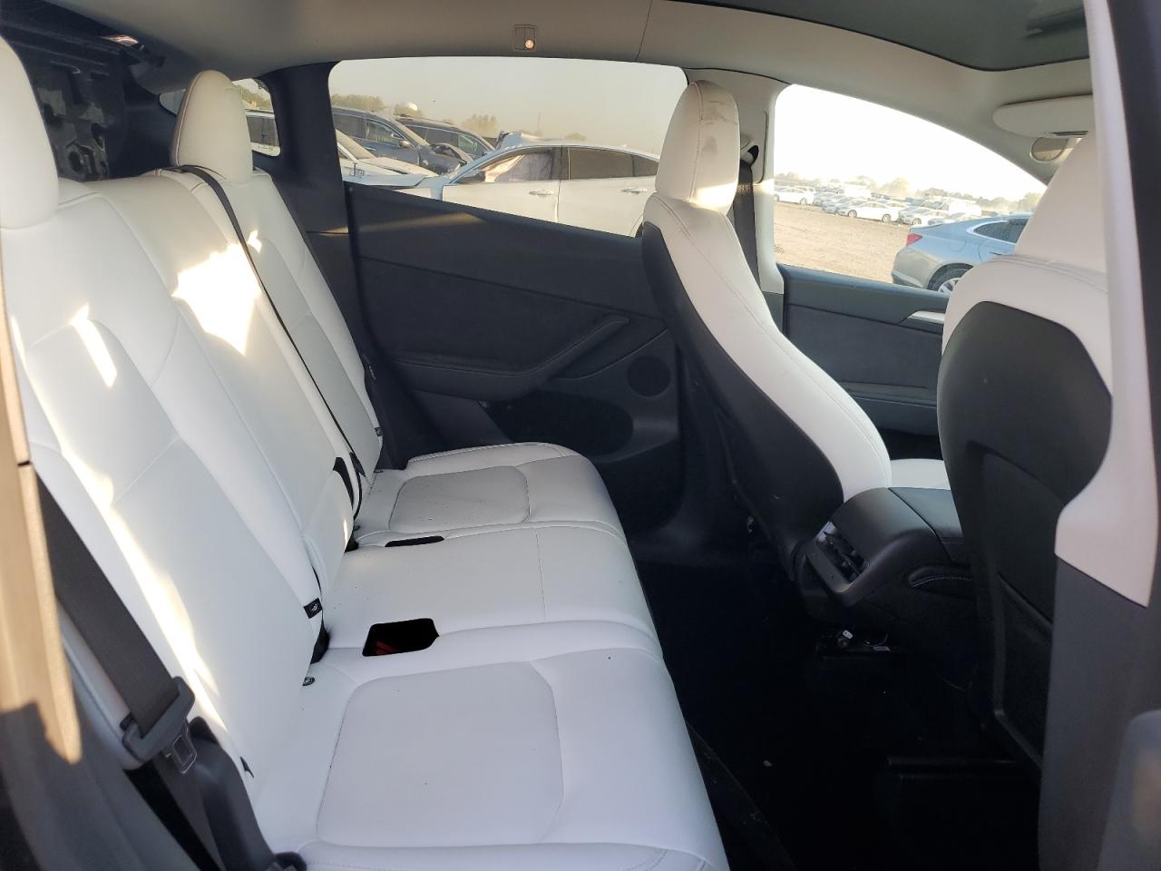 2025 Tesla Model Y VIN: 7SAYGAEE2SF218229 Lot: 84790895