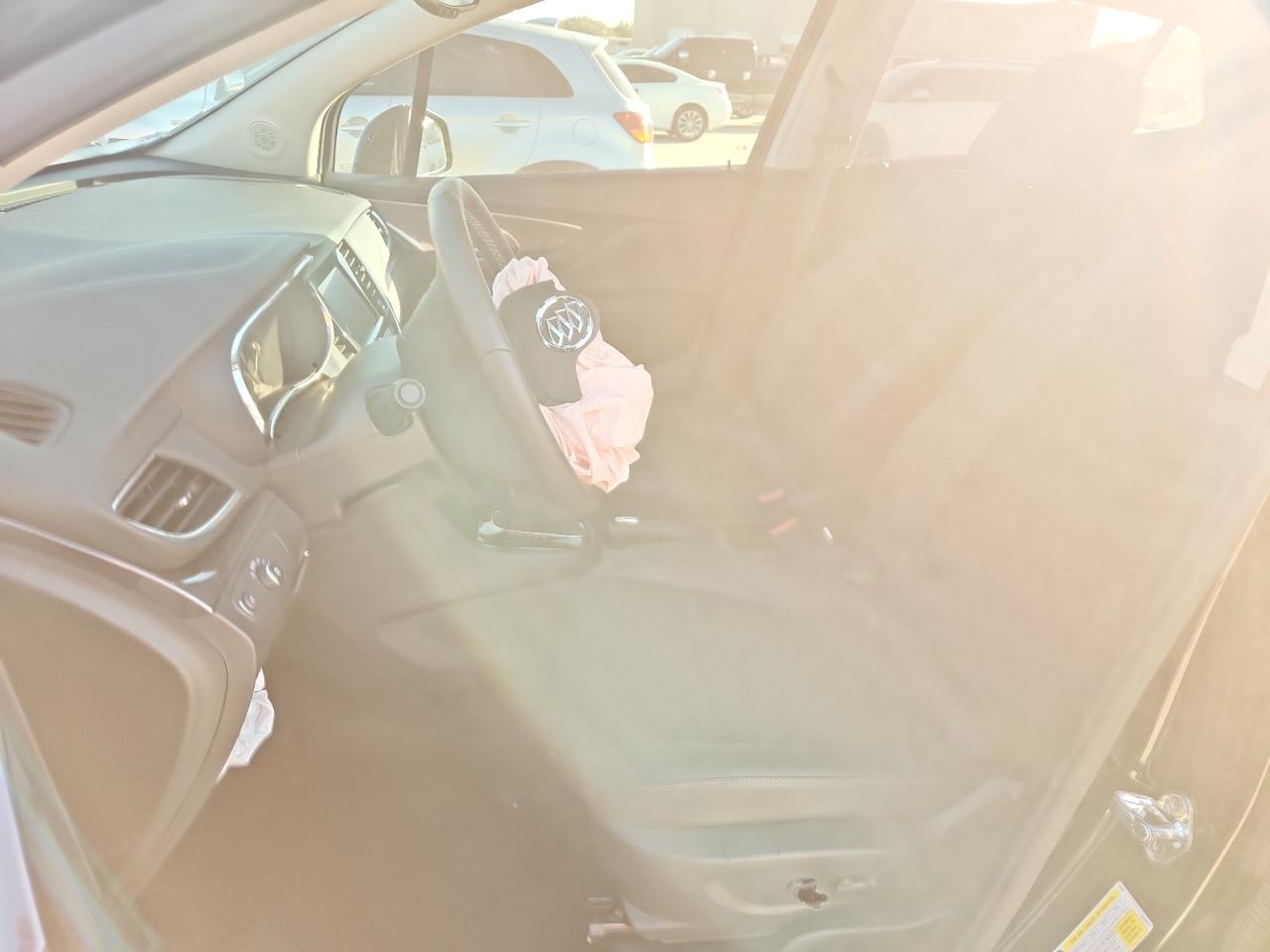 2022 Buick Encore Preferred VIN: KL4CJASM8NB563805 Lot: 89615875