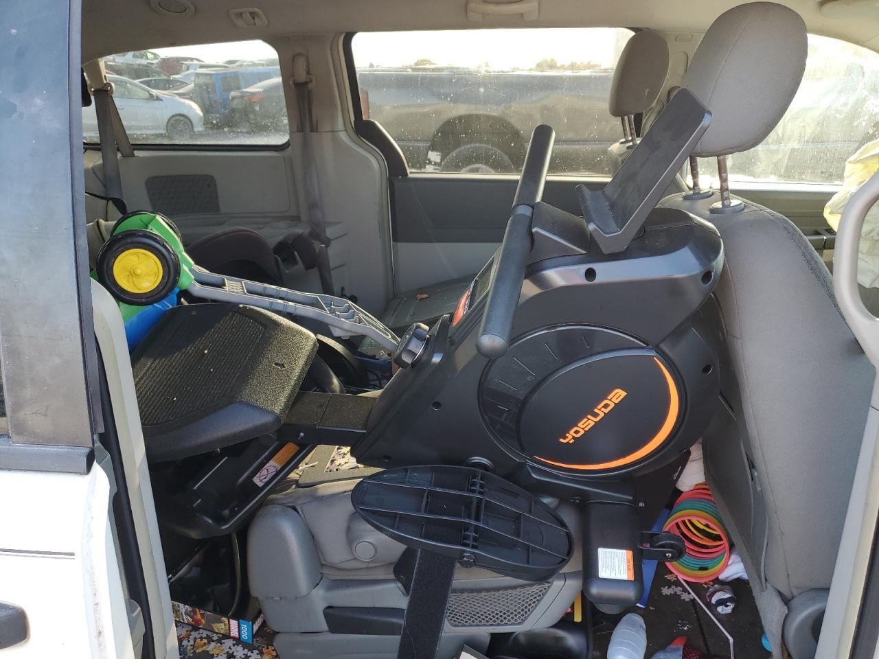 2008 Chrysler Town & Country Lx VIN: 2A8HR44H28R726808 Lot: 89849475