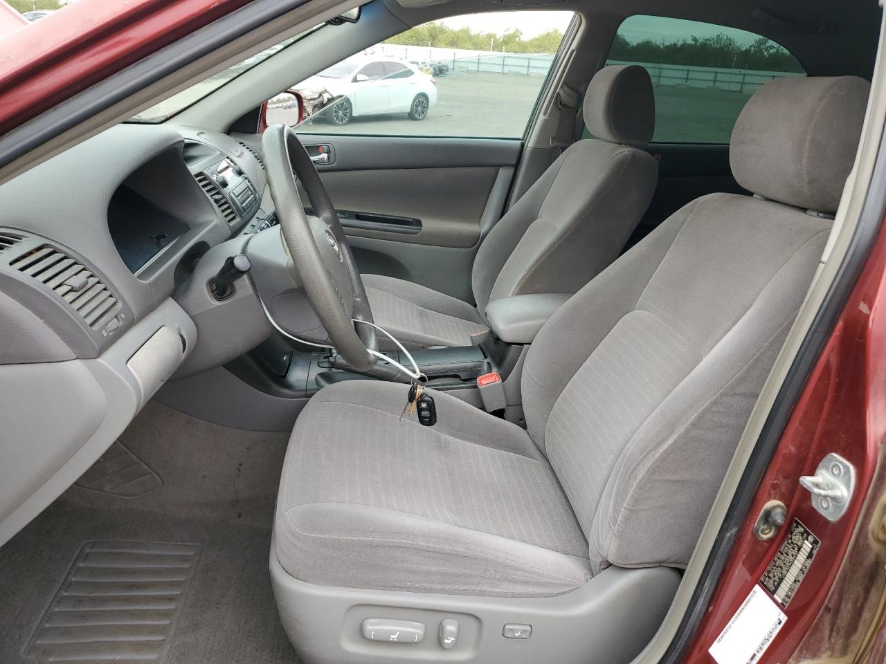 2006 Toyota Camry Le VIN: JTDBE32K963054723 Lot: 86329535