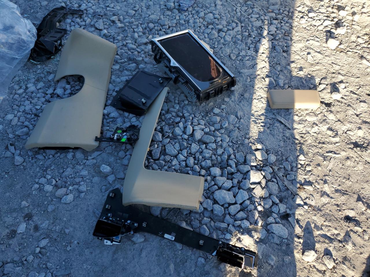 2016 Tesla Model X VIN: 5YJXCAE20GF008746 Lot: 90731695