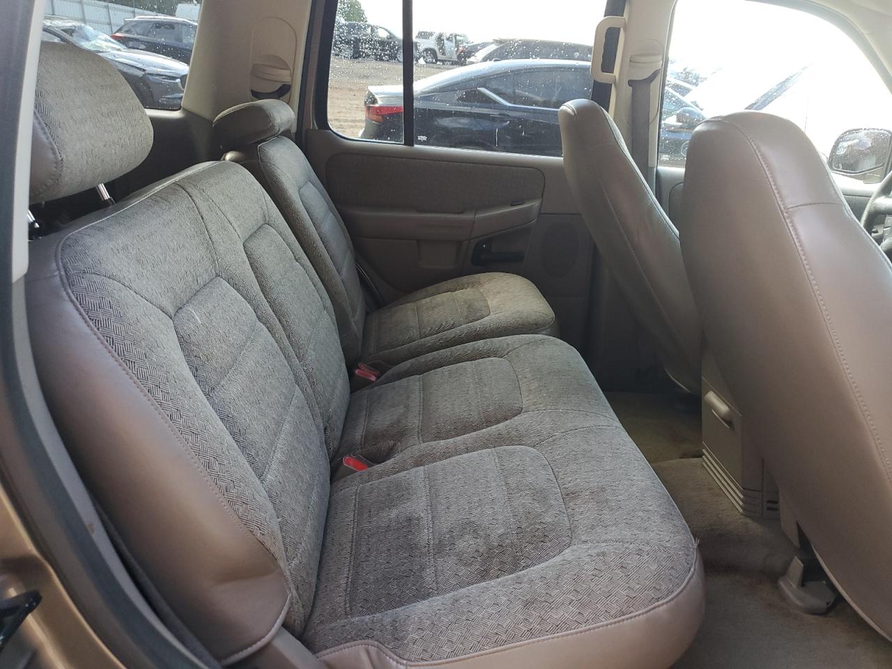 2002 Ford Explorer Xls VIN: 1FMZU62E92UA66044 Lot: 81935235