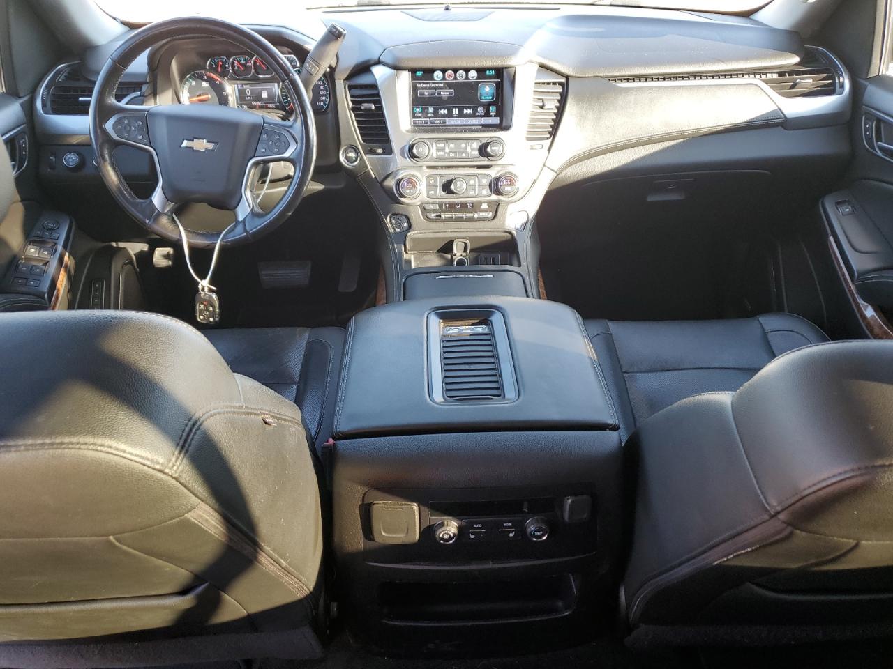 2018 Chevrolet Suburban K1500 Premier VIN: 1GNSKJKCXJR243819 Lot: 85523015