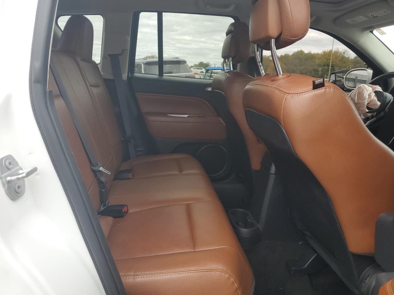 2016 Jeep Compass Latitude VIN: 1C4NJDEB1GD639897 Lot: 86083225