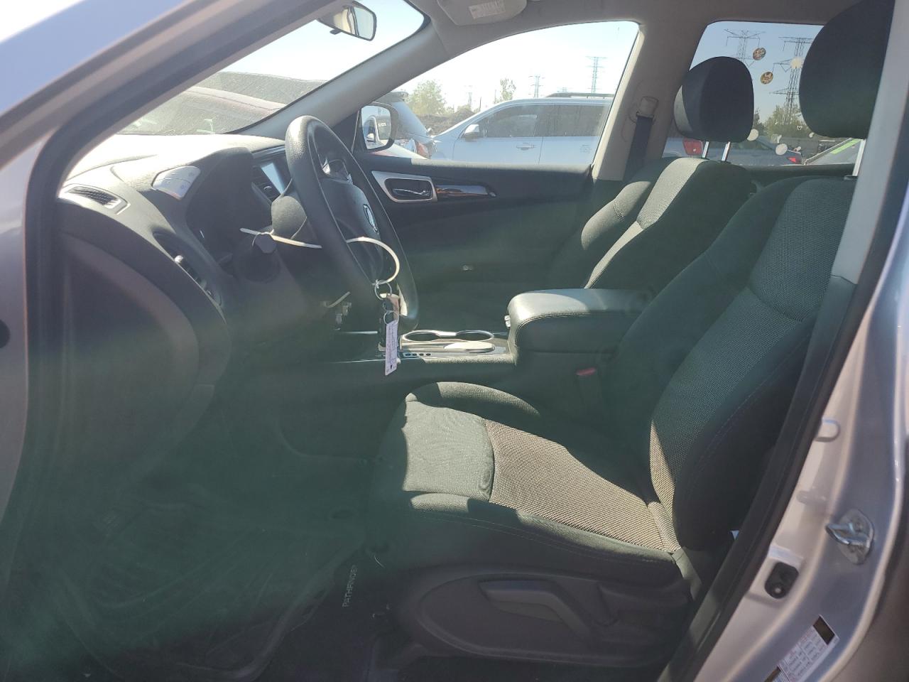 2018 Nissan Pathfinder S VIN: 5N1DR2MN1JC679099 Lot: 85328135