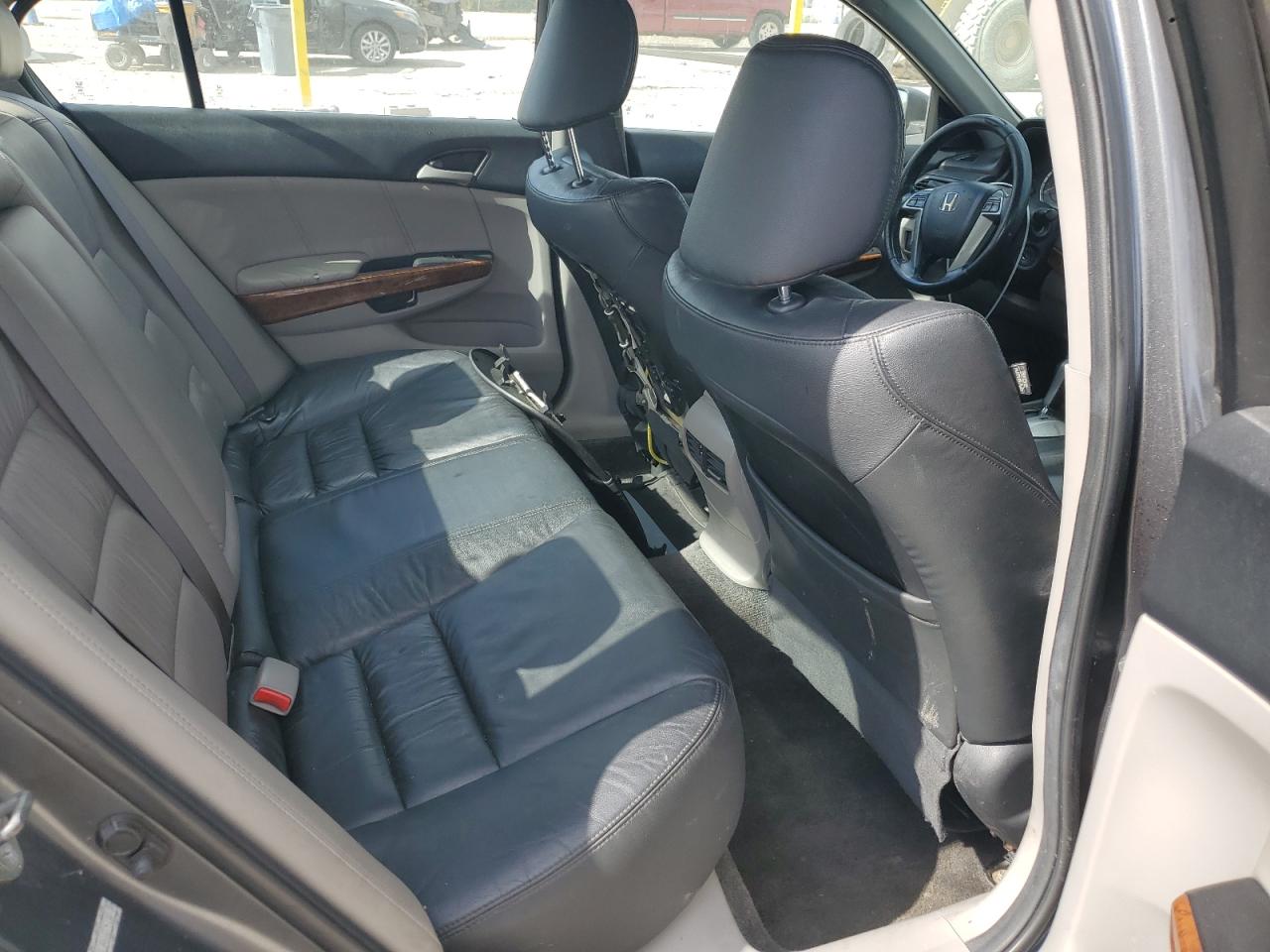 2011 Honda Accord Exl VIN: 1HGCP2F84BA071038 Lot: 82350915