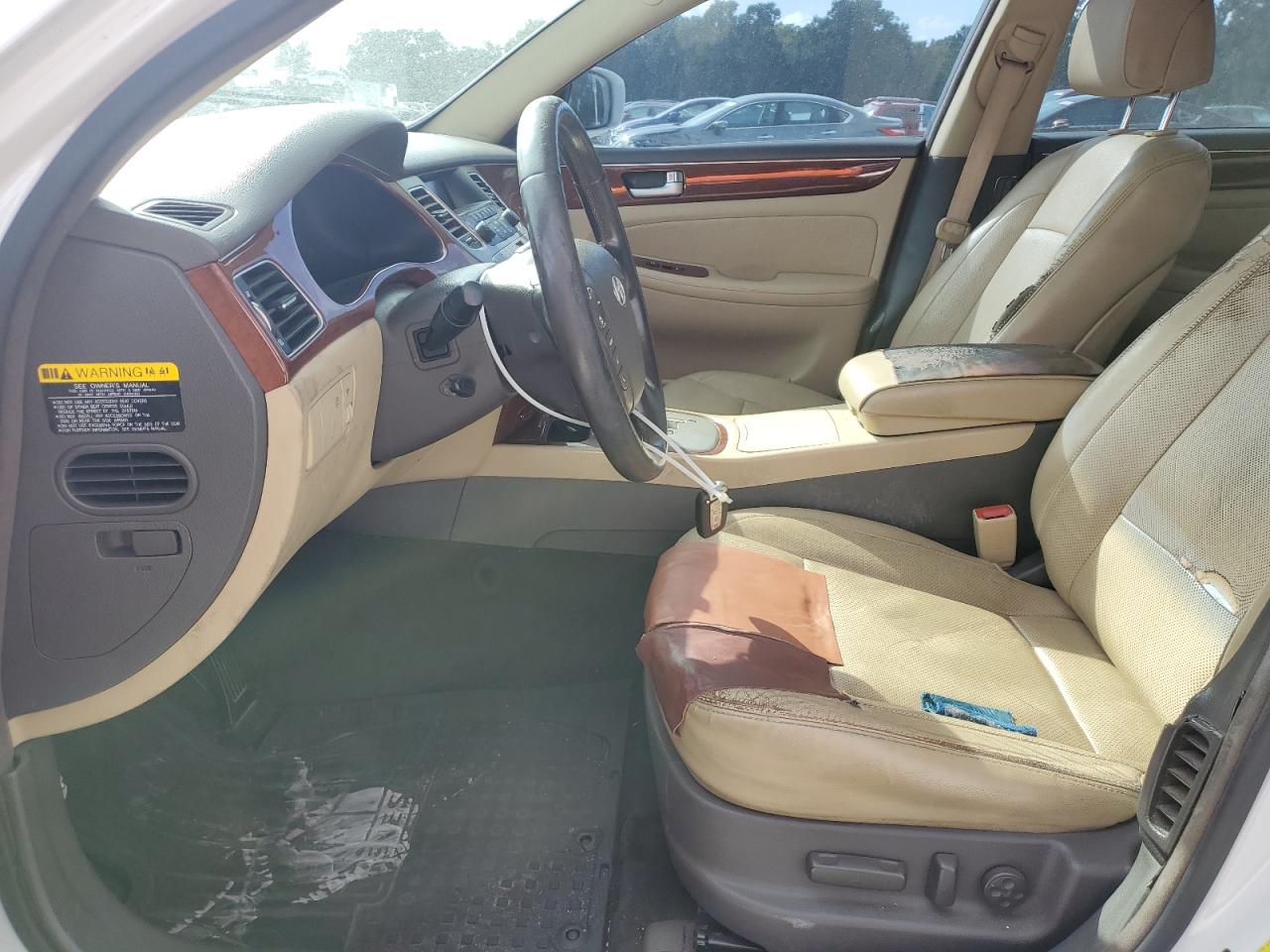 2013 Hyundai Genesis 3.8L VIN: KMHGC4DD9DU245402 Lot: 85743795