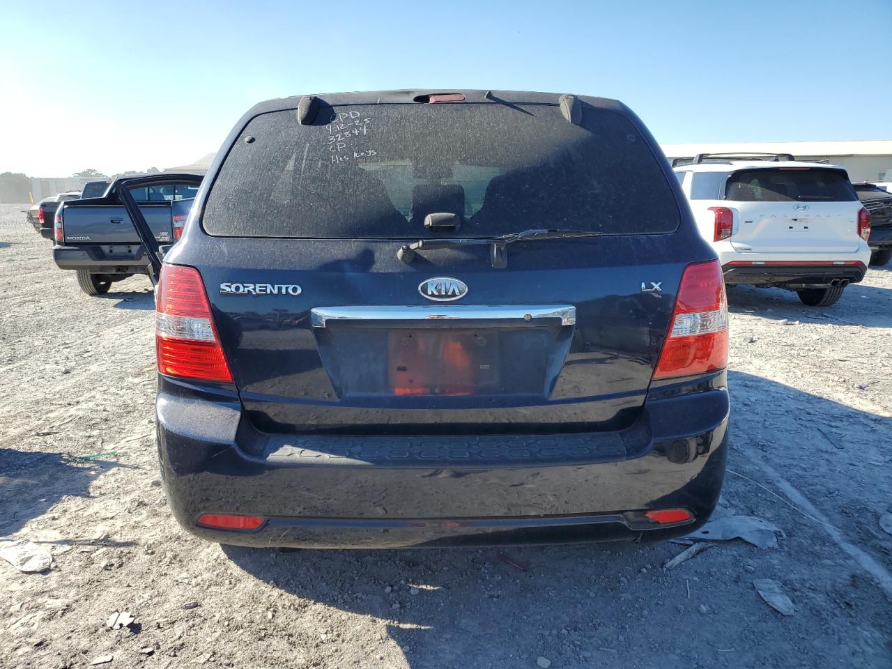 2008 Kia Sorento Ex VIN: KNDJD735X85857787 Lot: 81903675