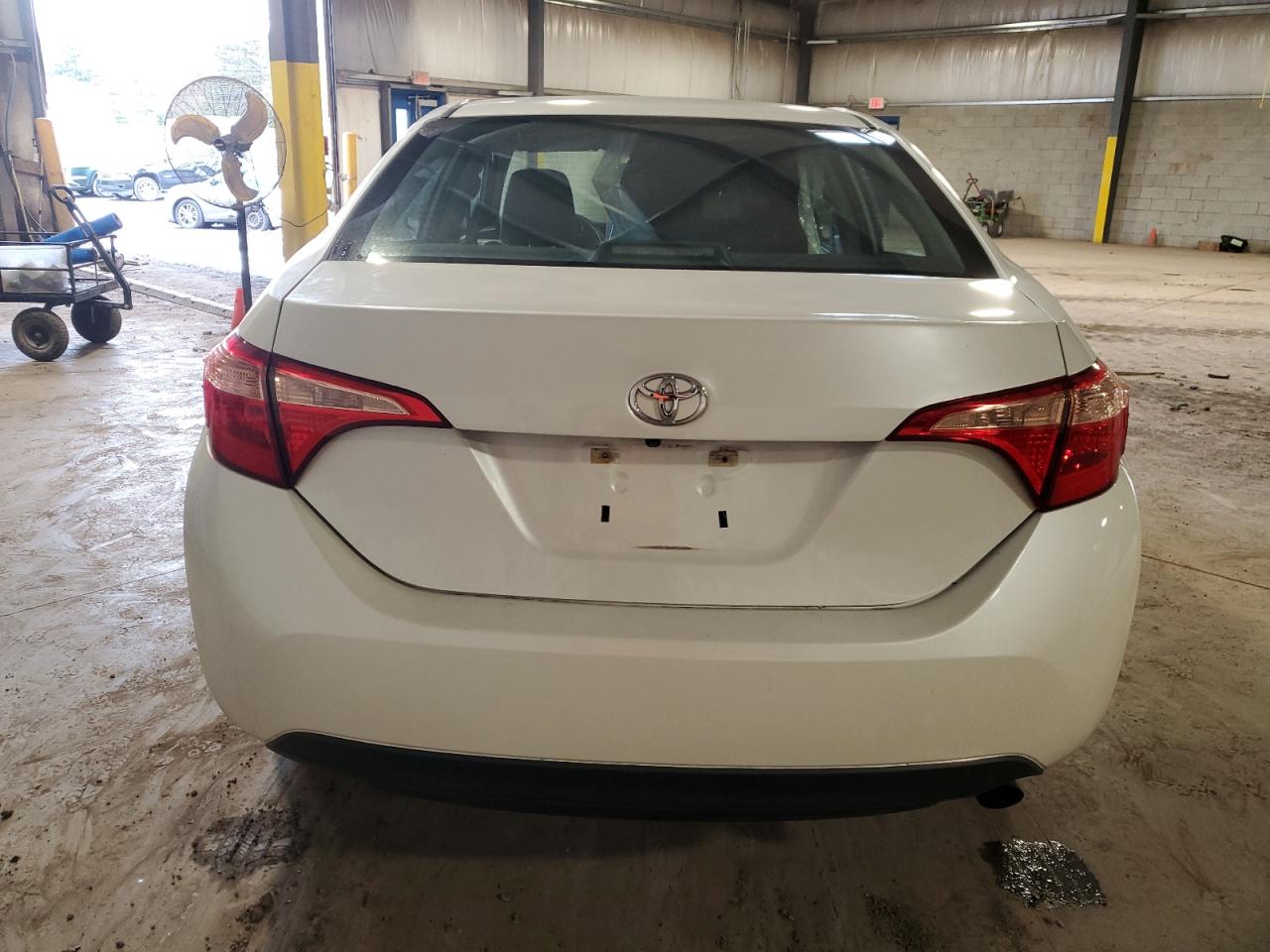 2017 Toyota Corolla L VIN: 5YFBURHE4HP668158 Lot: 86309845