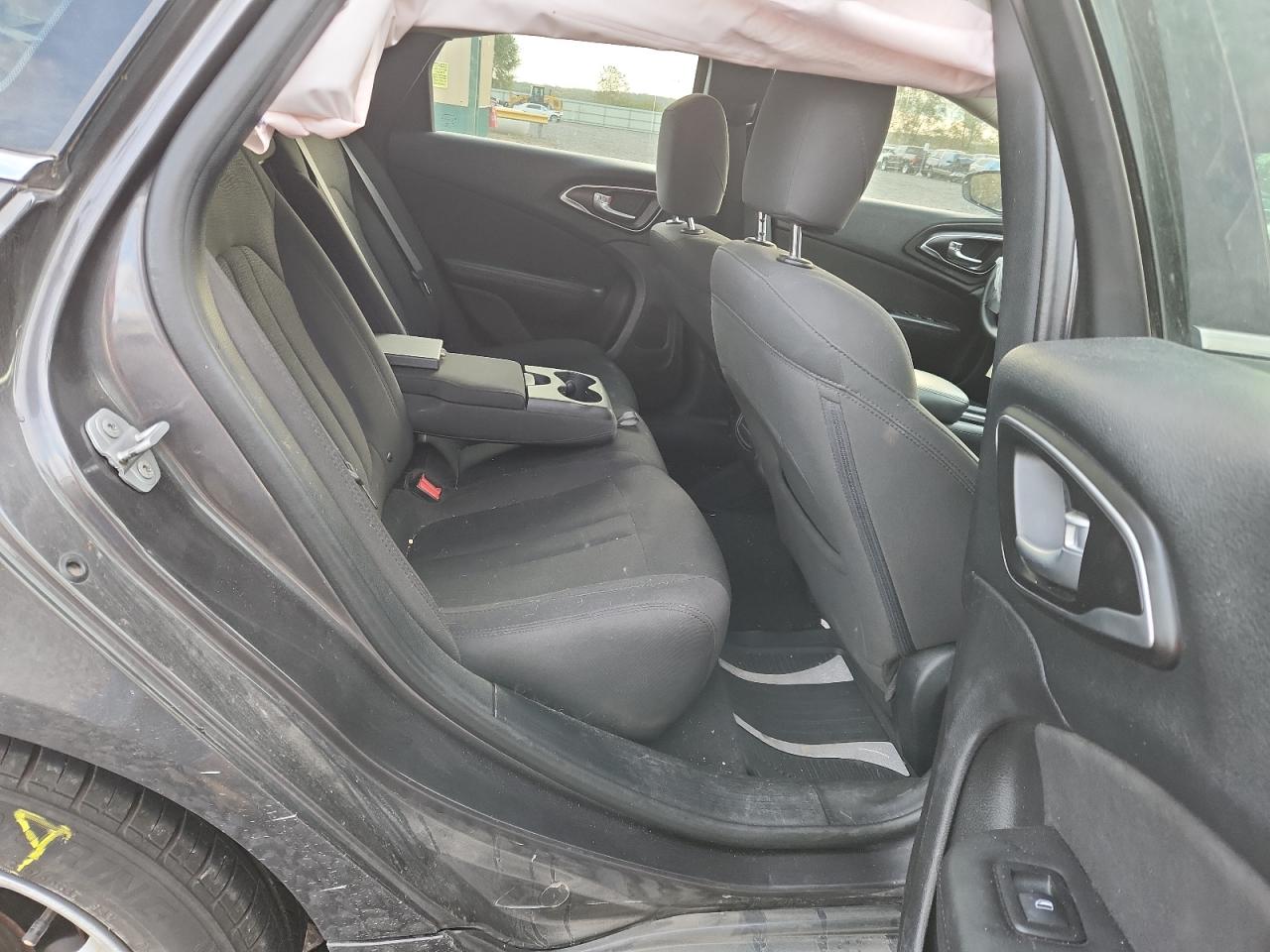 2016 Chrysler 200 Limited VIN: 1C3CCCAB8GN170372 Lot: 90382215